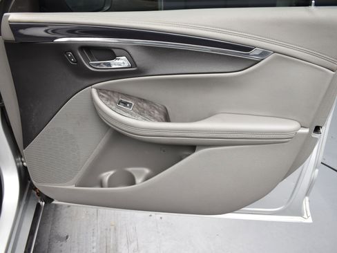 Used 2015 Chevrolet Impala LT image 15