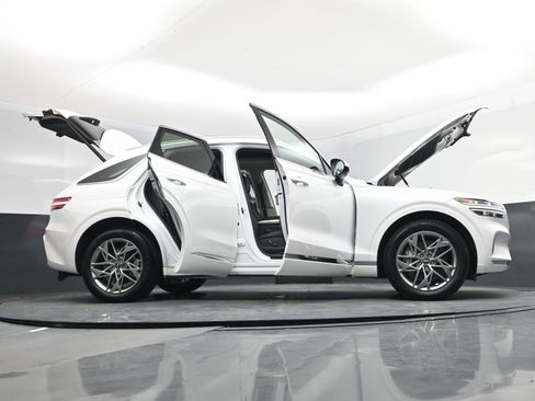 Used 2024 Genesis GV70 2.5T w/ Select Package image 21