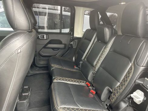 Used 2021 Jeep Wrangler Unlimited Sahara image 9