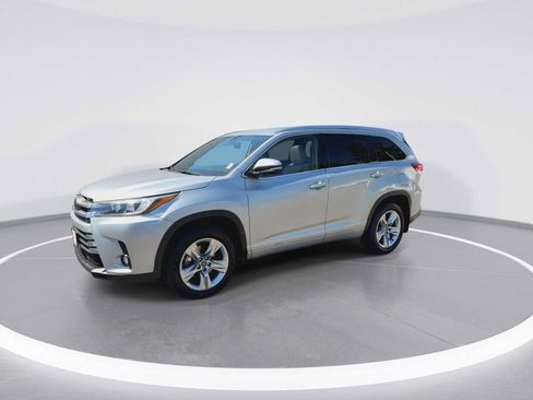 Certified 2018 Toyota Highlander Limited AWD/4WD image 4