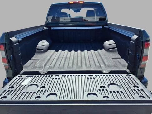 Used 2023 Nissan Frontier SV w/ SV Convenience Package RWD image 29