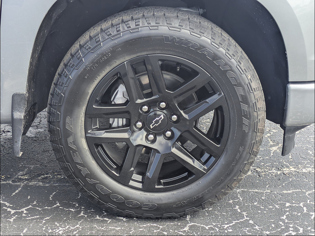 Used 2025 Chevrolet Silverado 1500 Custom w/ Turbomax Blackout Package RWD image 14
