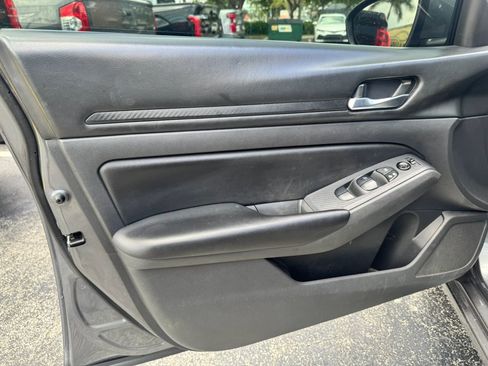Used 2021 Nissan Altima 2.5 S FWD image 24