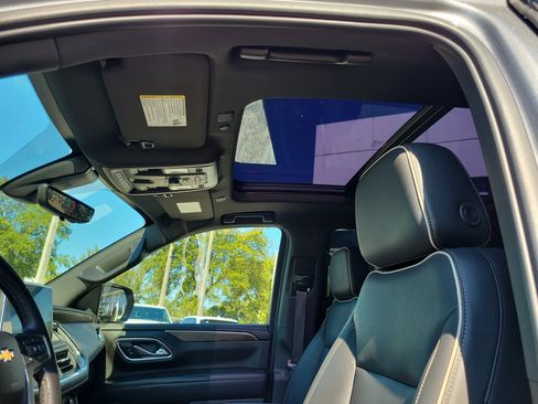 Used 2021 Chevrolet Tahoe Premier w/ Premium Package image 11