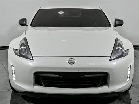 Used 2018 Nissan 370Z Coupe image 4