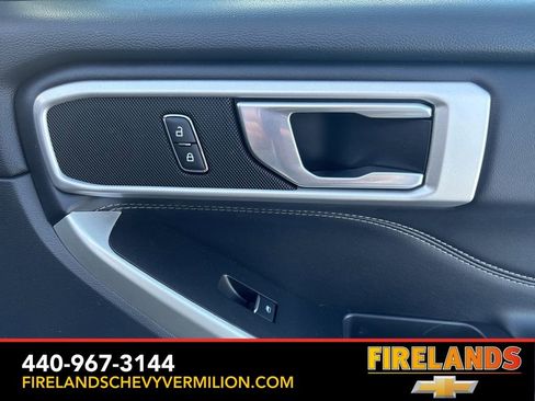 Used 2022 Ford Explorer XLT image 35