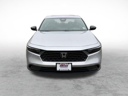 Used 2025 Honda Accord Sport image 2