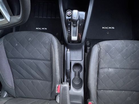 Used 2020 Nissan Kicks SV w/ Exterior Package image 24