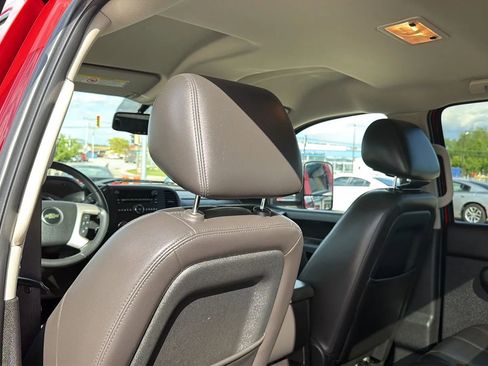 Used 2011 Chevrolet Silverado 2500 LT w/ Interior Plus Package AWD/4WD image 61