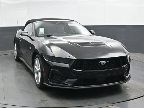 Used 2025 Ford Mustang GT Premium RWD image 6