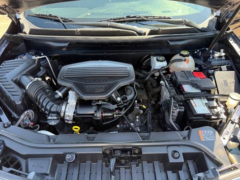 Used 2021 Cadillac XT5 Premium Luxury w/ LPO, Floor Liner Package image 38