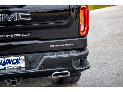 Used 2023 GMC Sierra 1500 Denali Ultimate image 10