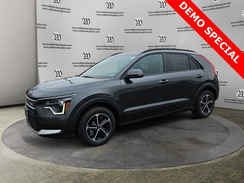 Used 2025 Kia Niro LX image 1