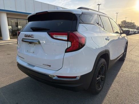 Used 2023 GMC Terrain AT4 image 4