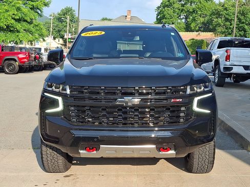 Used 2023 Chevrolet Suburban Z71 w/ Luxury Package AWD/4WD image 2