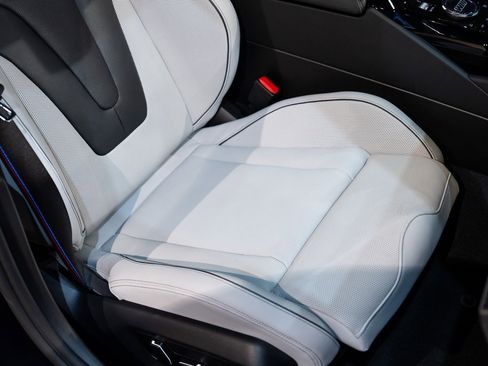 Used 2025 BMW M5 Touring image 40