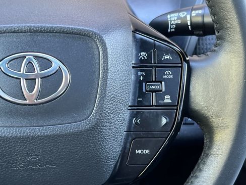 Used 2023 Toyota bZ4X FWD image 27