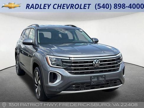 Used 2025 Volkswagen Atlas SE AWD/4WD image 22