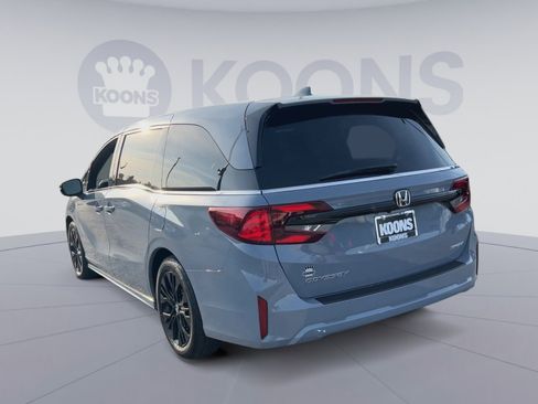 Used 2025 Honda Odyssey Sport-L image 10