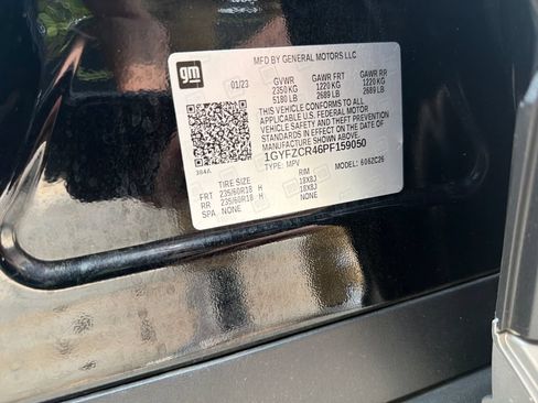 Used 2023 Cadillac XT4 Premium Luxury w/ Technology Package FWD image 28