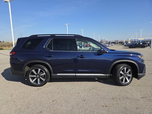 Used 2024 Honda Pilot Touring image 18