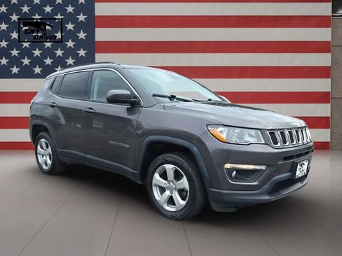 Used 2019 Jeep Compass Latitude AWD/4WD image 3