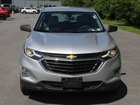 Used 2021 Chevrolet Equinox LS AWD/4WD image 2