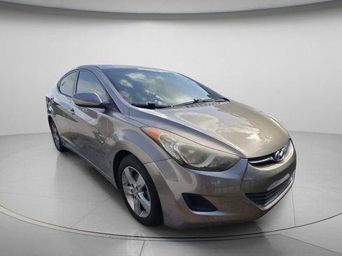 Used 2013 Hyundai Elantra GLS FWD image 4