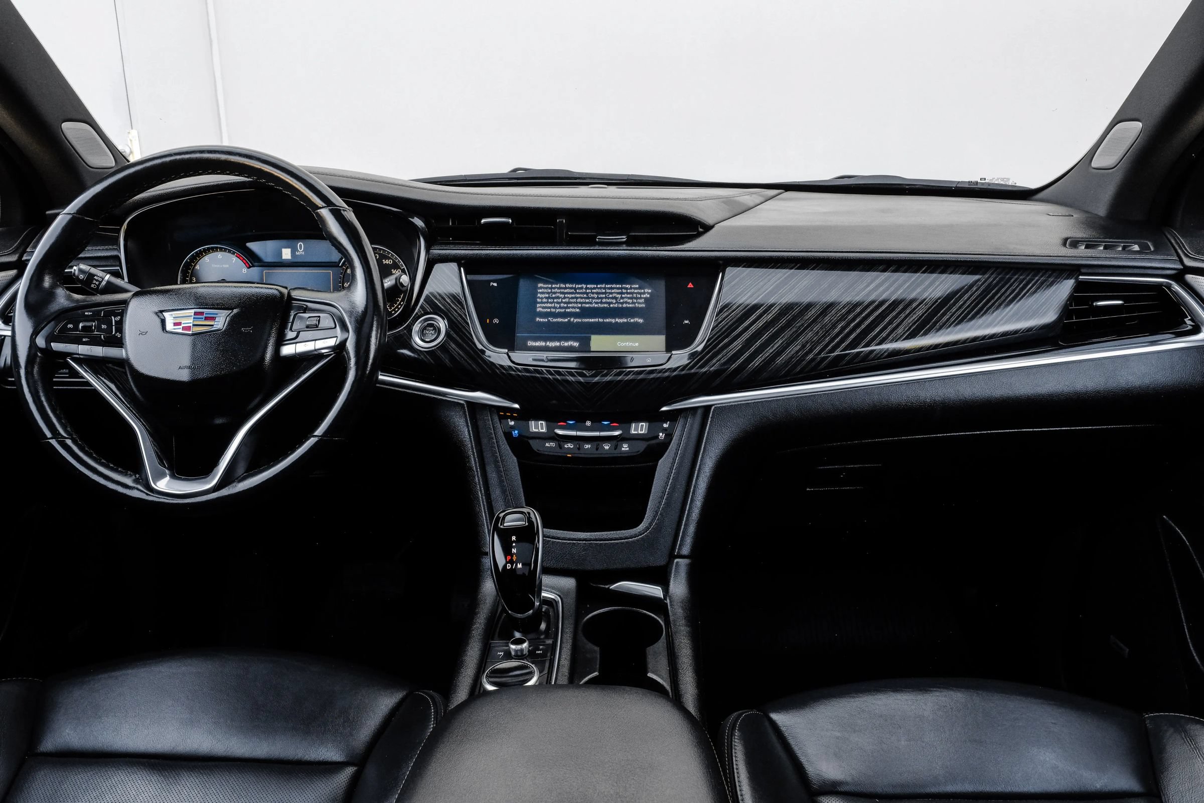 Used 2023 Cadillac XT6 Premium Luxury w/ LPO, Floor Liner Package FWD image 22