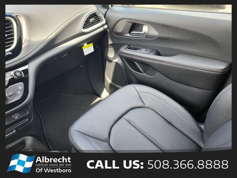 New 2026 Chrysler Pacifica Select w/ S Appearance Package AWD/4WD image 15