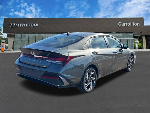 Certified 2025 Hyundai Elantra Sport FWD image 5