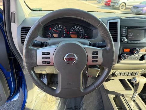 Used 2015 Nissan Frontier SV w/ SV Value Truck Package AWD/4WD image 21