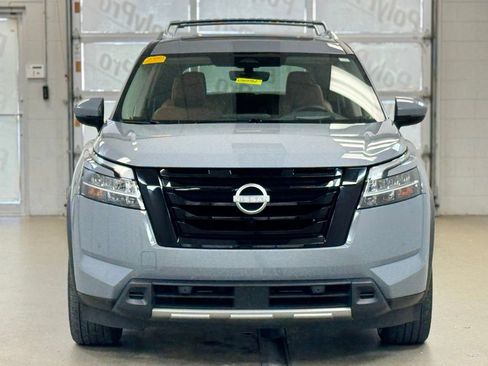 Used 2023 Nissan Pathfinder Platinum AWD/4WD image 2