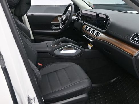 Used 2026 Mercedes-Benz GLS 450 4MATIC image 31