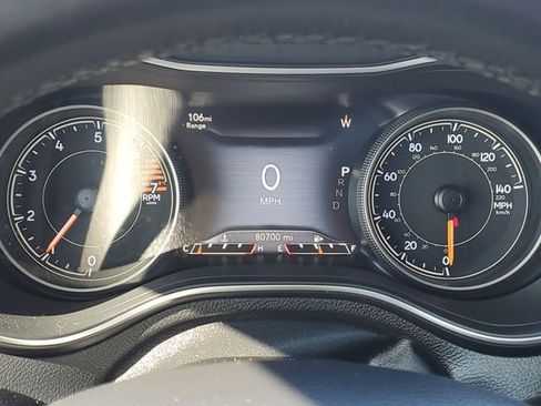 Used 2019 Jeep Cherokee Limited image 12