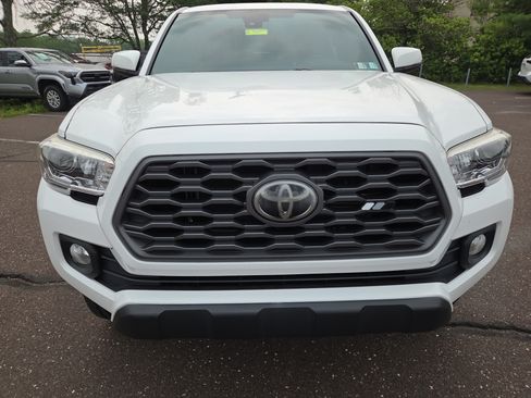 Certified 2020 Toyota Tacoma TRD Off-Road w/ TRD Premium Off Road Package AWD/4WD image 8
