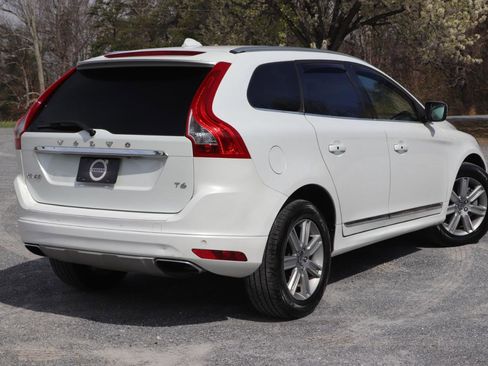 Used 2016 Volvo XC60 T6 Platinum image 3