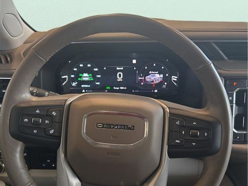 Used 2022 GMC Yukon XL Denali w/ Denali Ultimate Package image 11