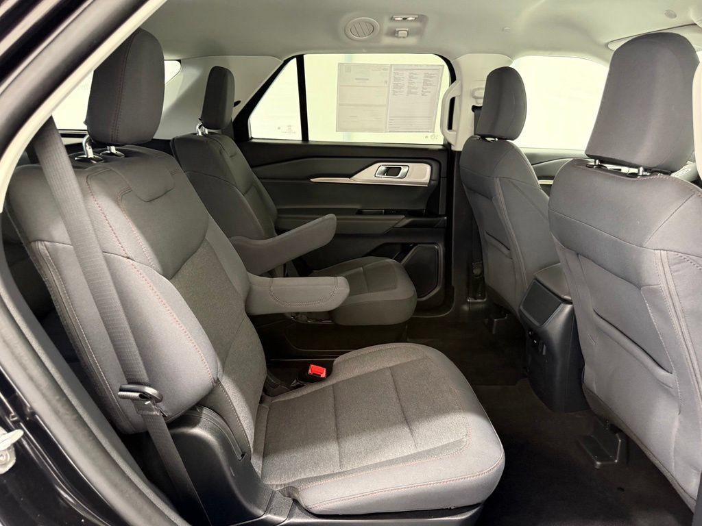Certified 2025 Ford Explorer Active AWD/4WD image 26