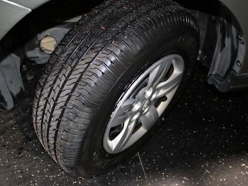 Used 2009 Hyundai Santa Fe GLS FWD image 27