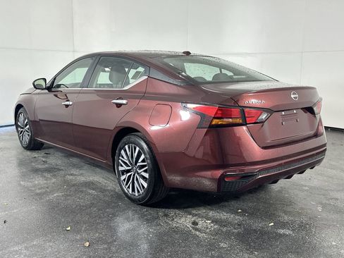 Certified 2025 Nissan Altima 2.5 SV FWD image 6