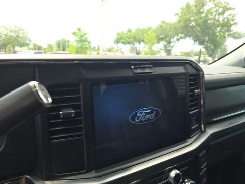 Used 2025 Ford F250 Lariat w/ Black Appearance Package image 10