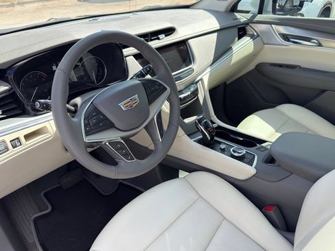 Certified 2024 Cadillac XT5 Premium Luxury FWD image 10