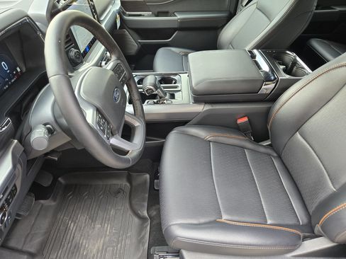 Used 2025 Ford F150 Lariat w/ Equipment Group 501A Mid image 9