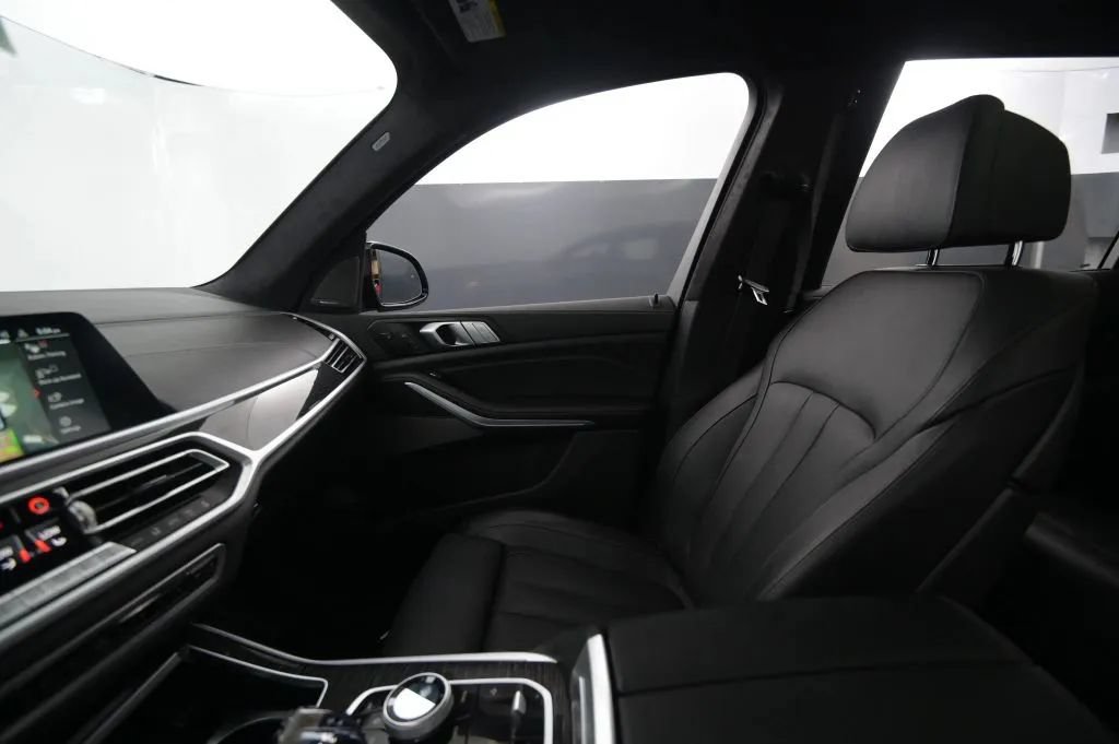 Used 2021 BMW X7 xDrive40i w/ M Sport Package AWD/4WD image 30