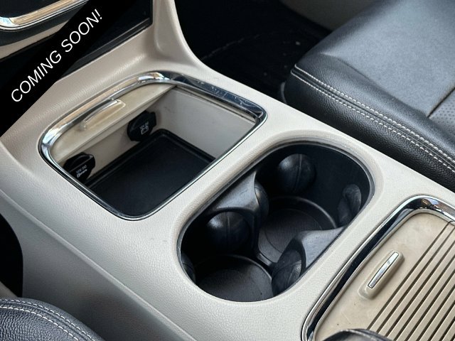 Used 2016 Chrysler Town & Country Touring-L FWD image 30