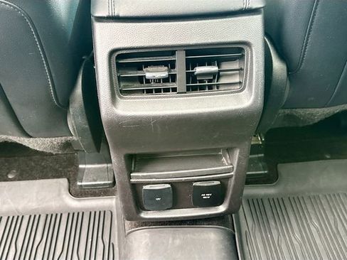 Used 2018 Ford Edge SEL w/ Equipment Group 201A image 28