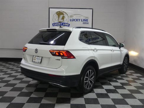 Used 2019 Volkswagen Tiguan SE w/ Panoramic Sunroof Package image 10