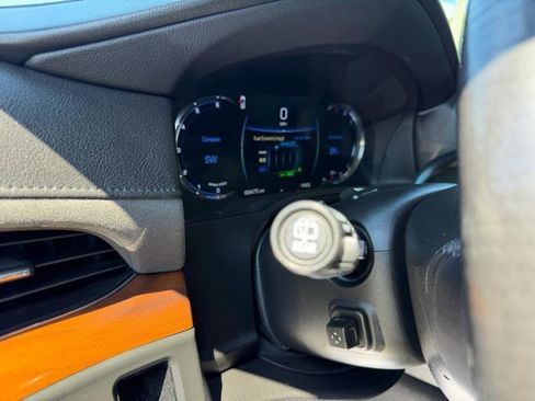 Used 2018 Cadillac Escalade ESV 2WD image 22