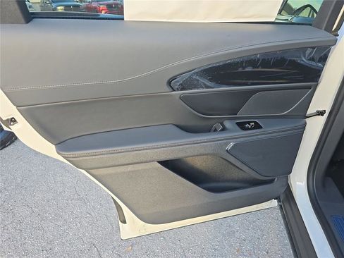 New 2026 Lincoln Nautilus Premier image 9